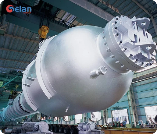 hydroprocessing reactor vessel for refinery upgrading